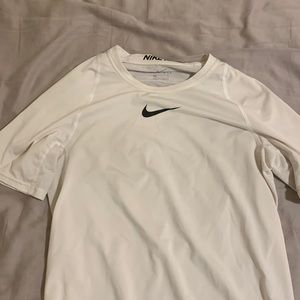 Nike White Size M Compression Shirt short sleeve